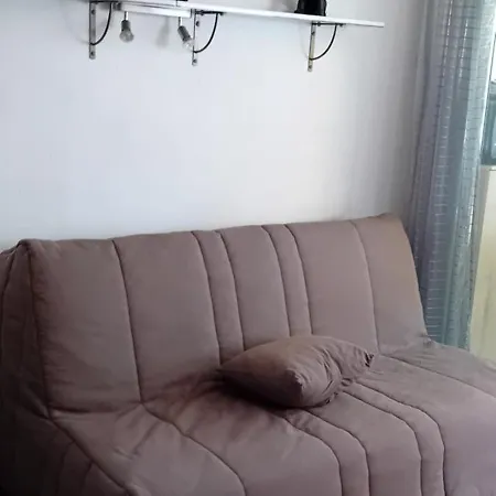 Apartment Climatise Avec Parking Prive Dans Les Hautes Vignes