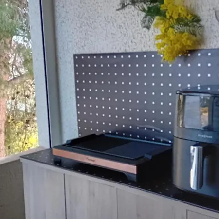 Climatise Avec Parking Prive Dans Les Hautes Vignes