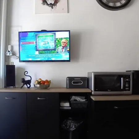 Climatise Avec Parking Prive Dans Les Hautes Vignes *