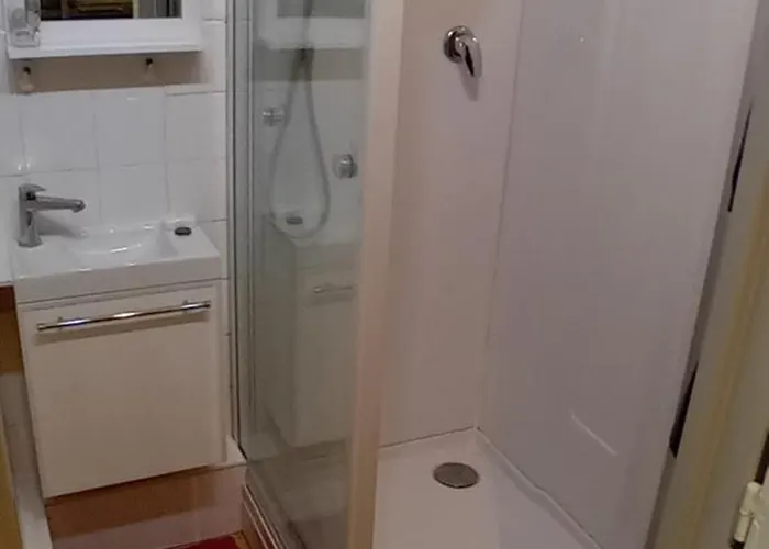 Climatise Avec Parking Prive Dans Les Hautes Vignes Agde