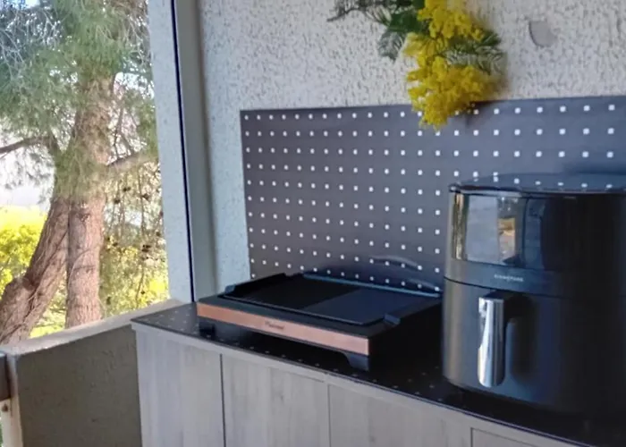 Climatise Avec Parking Prive Dans Les Hautes Vignes